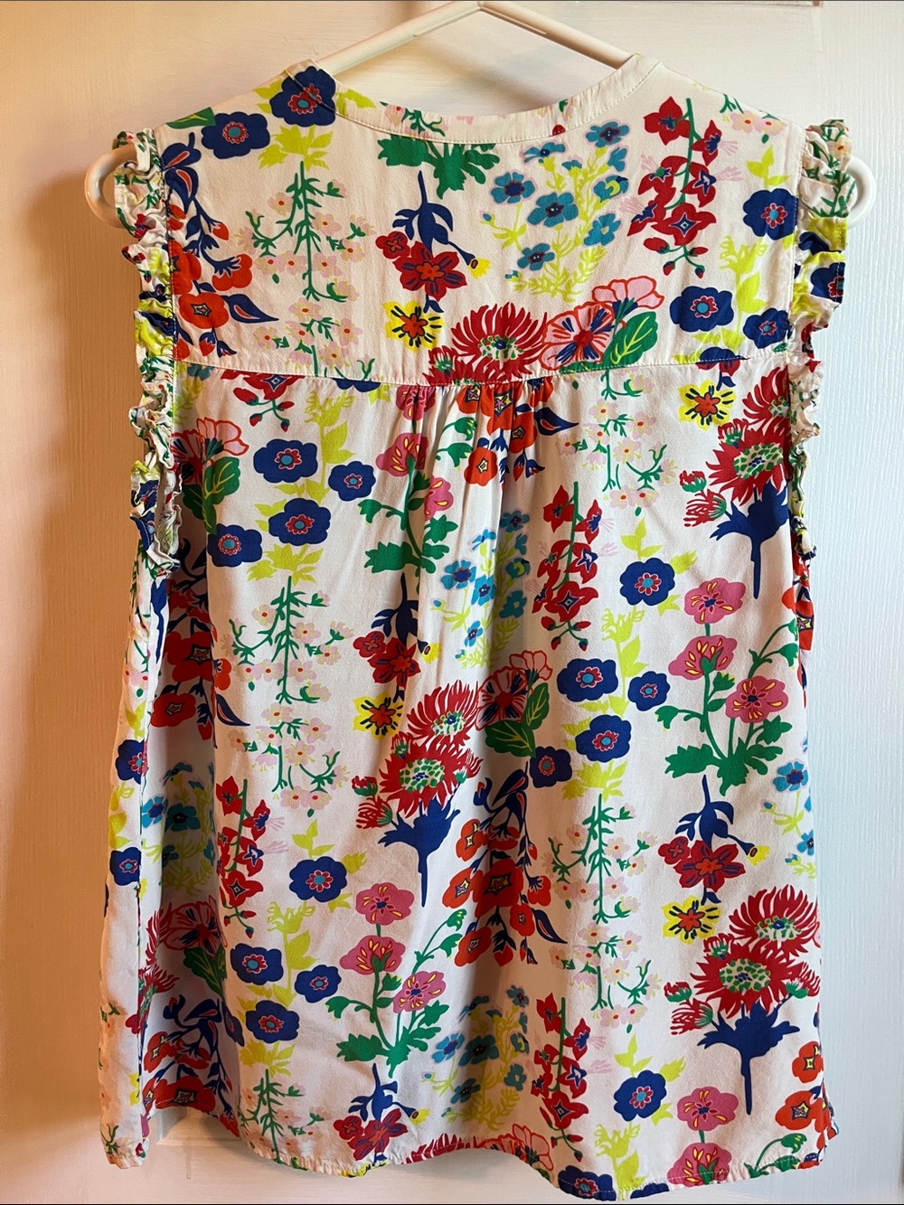 Boden Floral Button Sleeveless Top - Picture 2 of 6